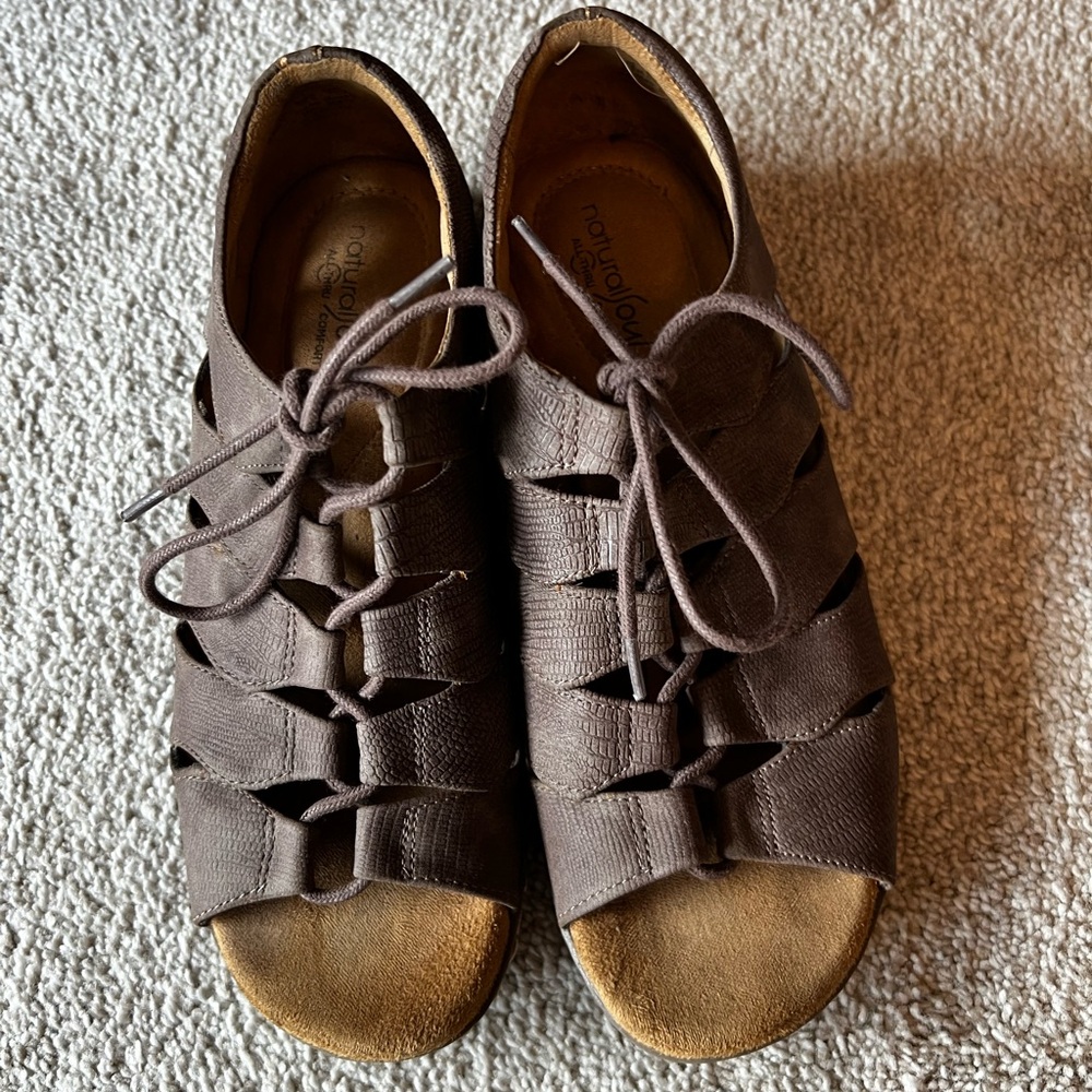 Natural Soul Women’s Beatrice Soft Padded Tie Sandal Shoes Size 8.5